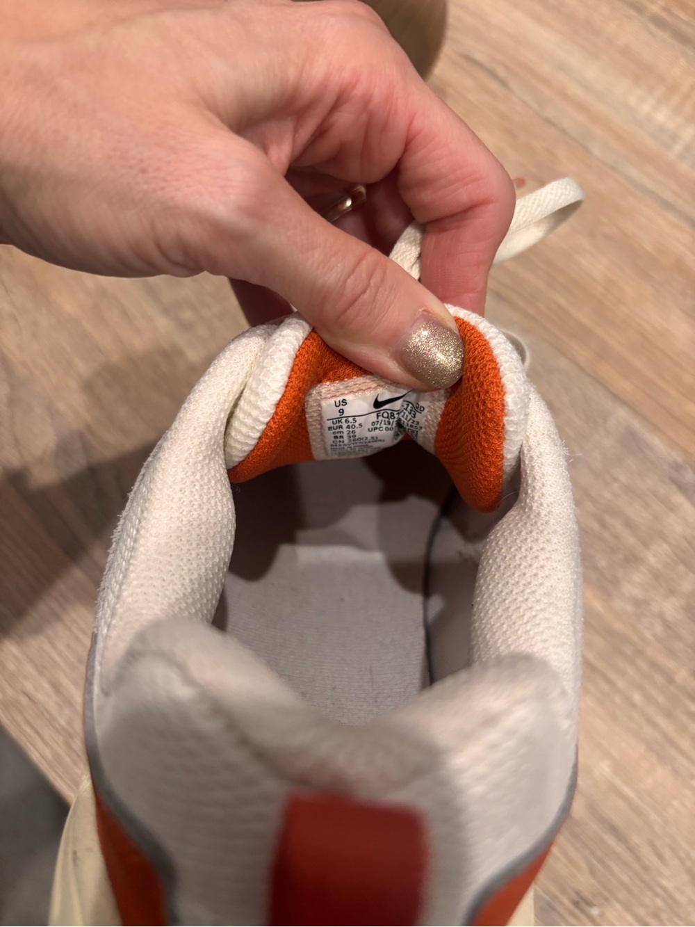 Nike Women’s Size 9 - Picture 3 of 3